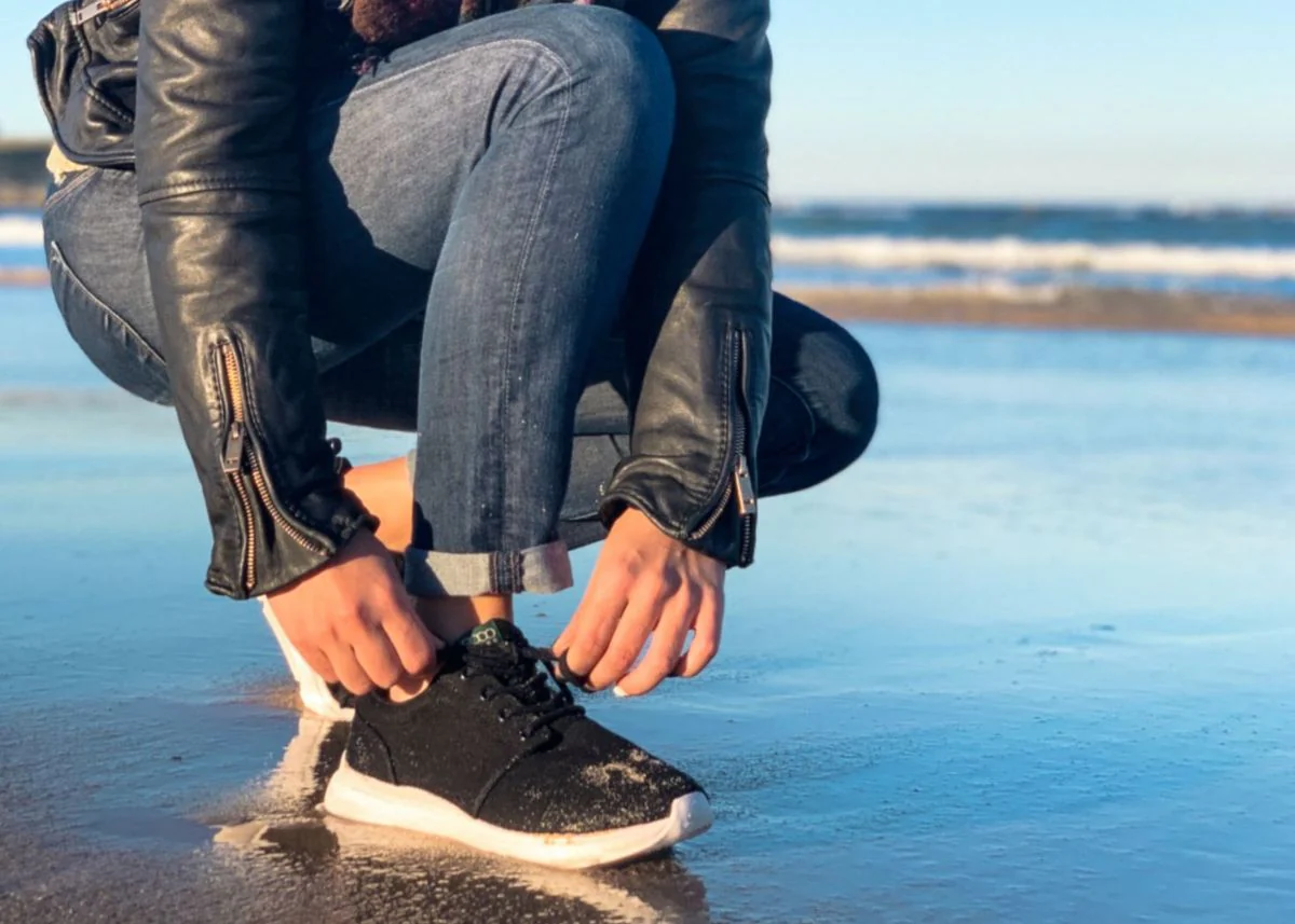 Explorer V2 for Men Black and White - Image 5