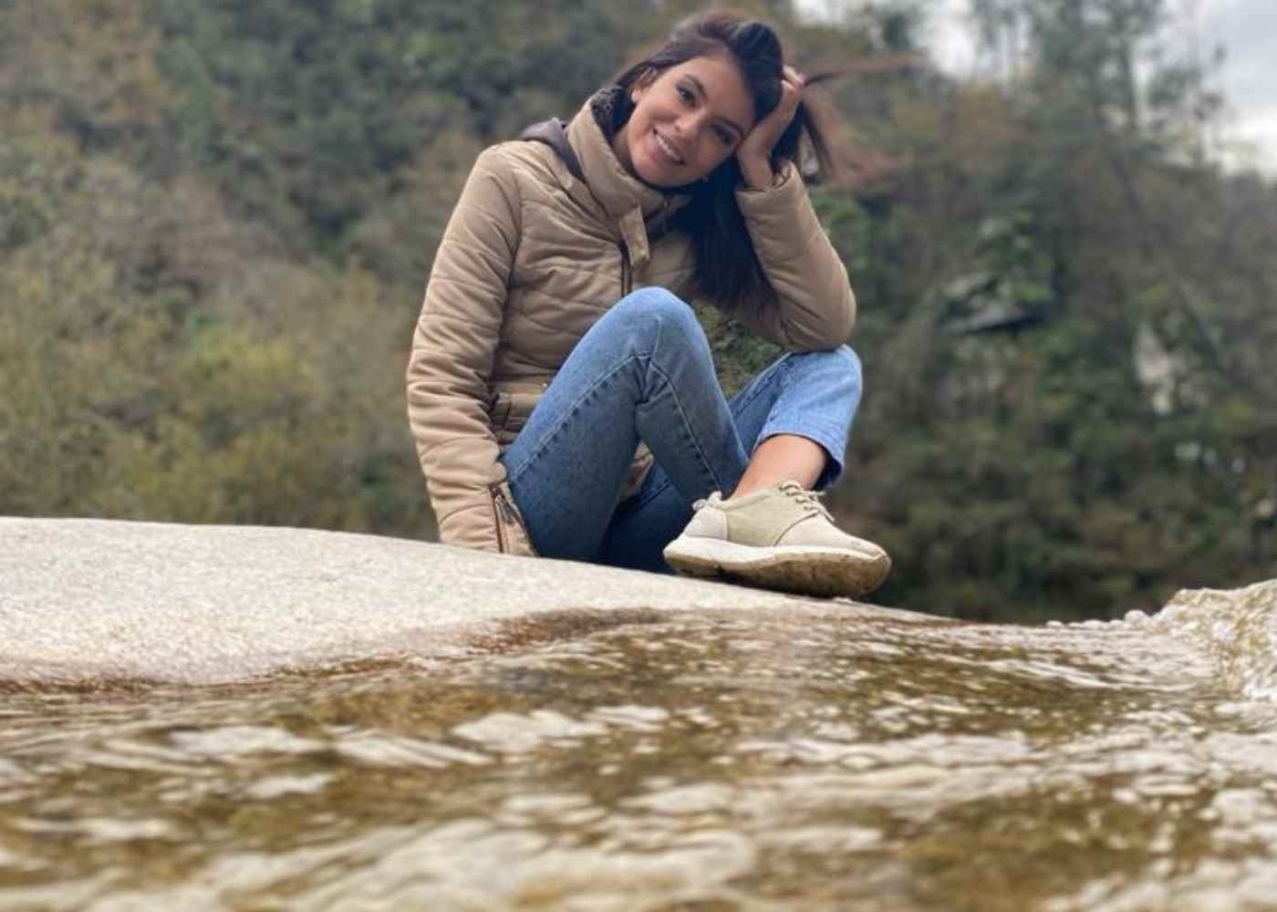 Explorer V2 for Women Beige and Green - Image 6